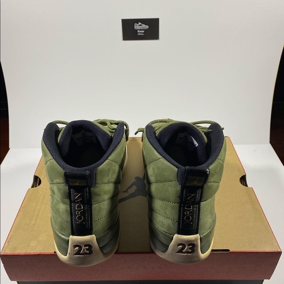 Authentic: Yes
Shoe condition:9/0
Box: Yes
Box Condition: 9/10
Size:10
Price:400 - Picture 13 of 15